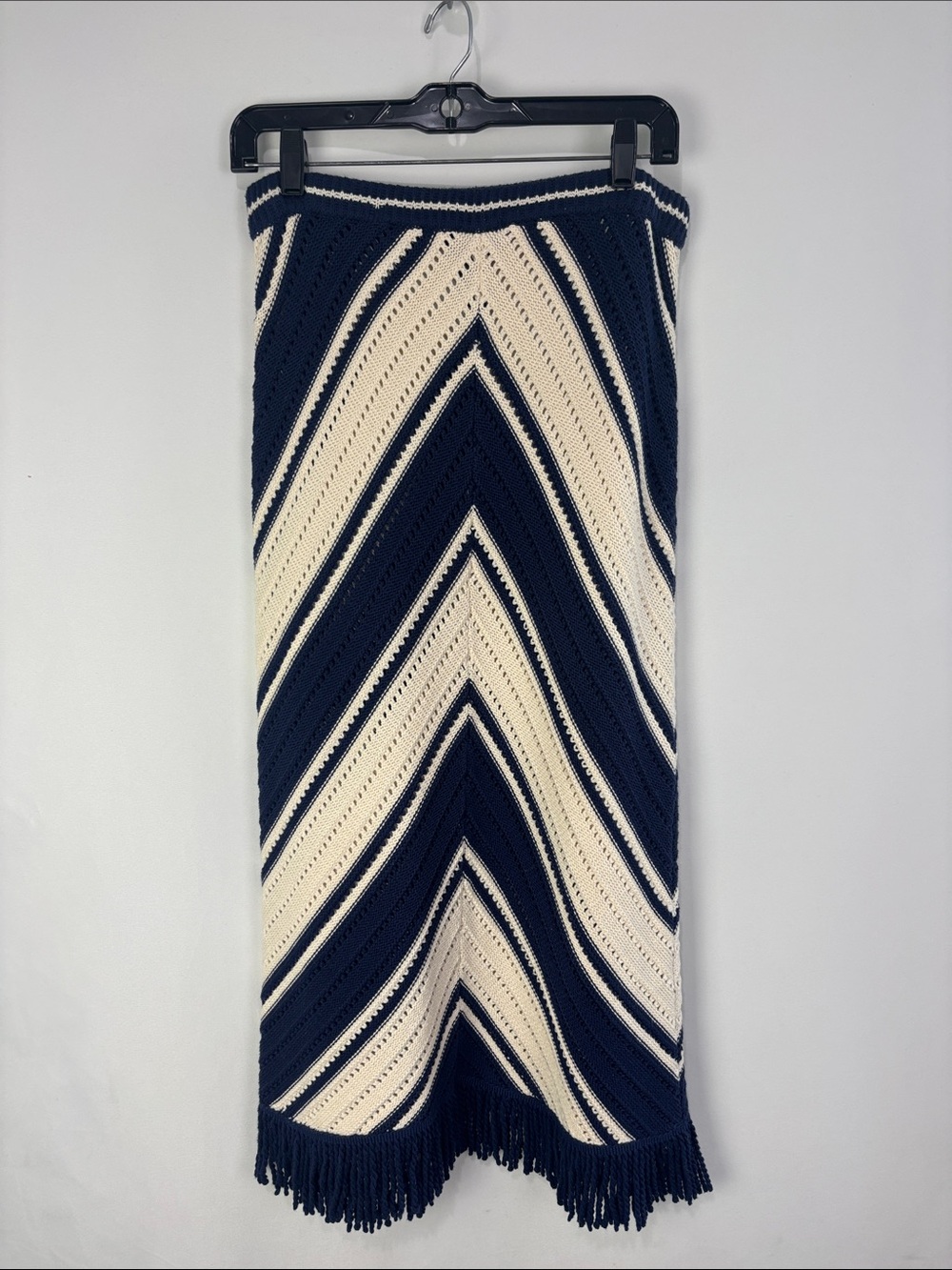 DESIGN 365 NAVY CREAM STRIPED KNIT SKIRT W FRINGE